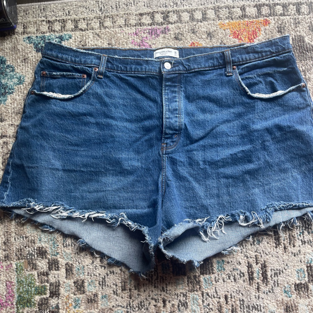 Abercrombie & Fitch Curve Love The Dad Short High Rise
